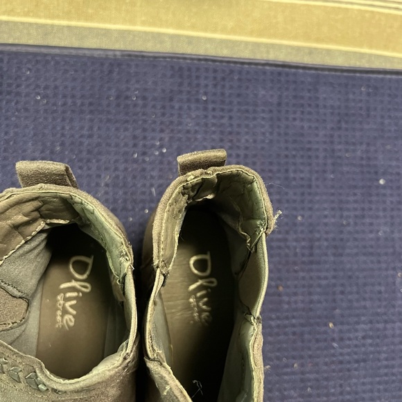 Elegant Suede Ankle Booties in Gray - Picture 4 of 5